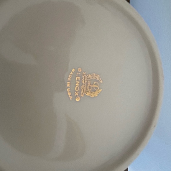 Lenox Masterpiece collection small cache pot - Picture 4 of 7